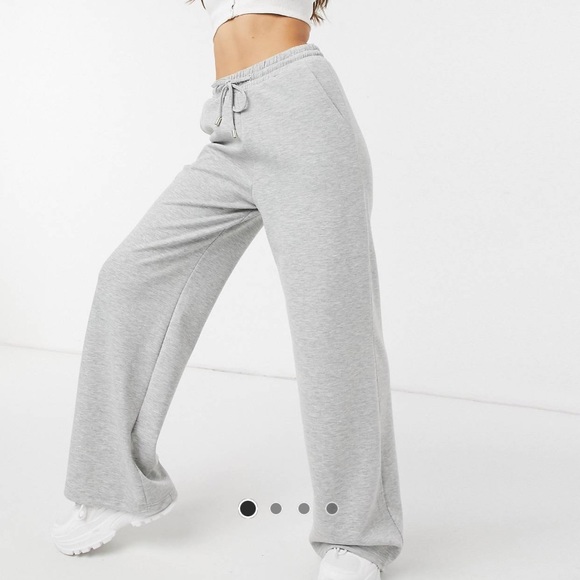 Stradivarius // Wide Leg Sweatpants - Picture 1 of 4